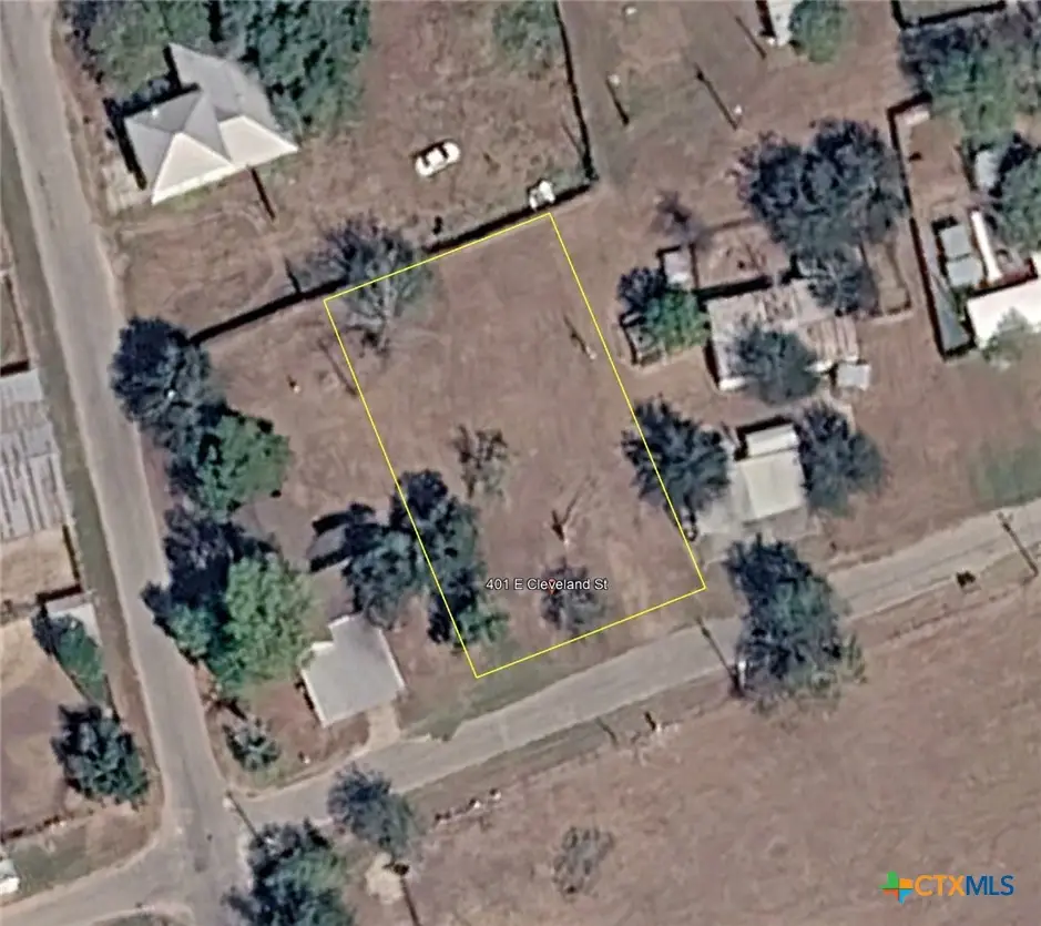 401 E Cleveland Street, Cuero, TX 77954 - #1