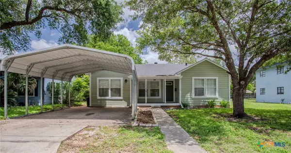 1308 E Park Avenue, Victoria, TX 77901