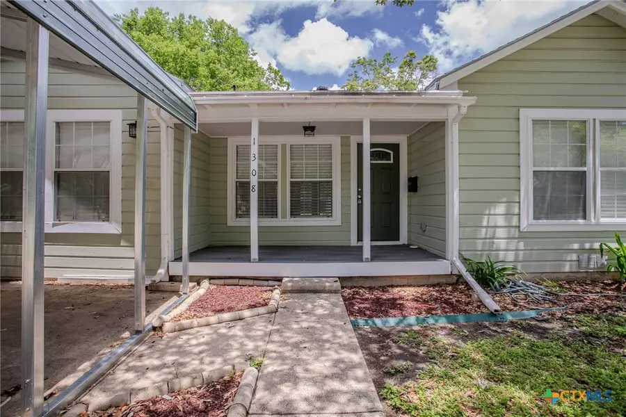 1308 E Park Avenue, Victoria, TX 77901 - #3