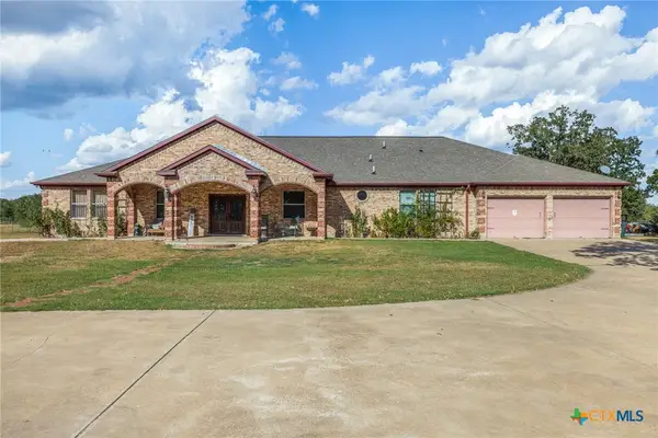 1102 Private Road 2332, Giddings, TX 78942