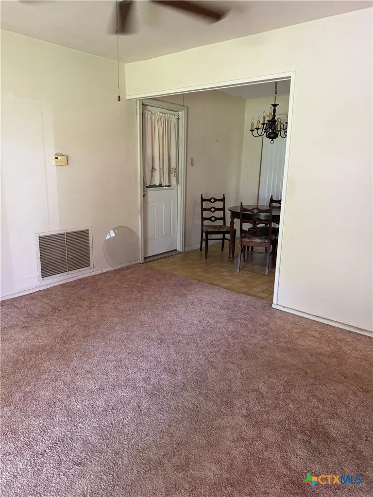 306 Avalon Avenue, Port Lavaca, TX 77979 - #2