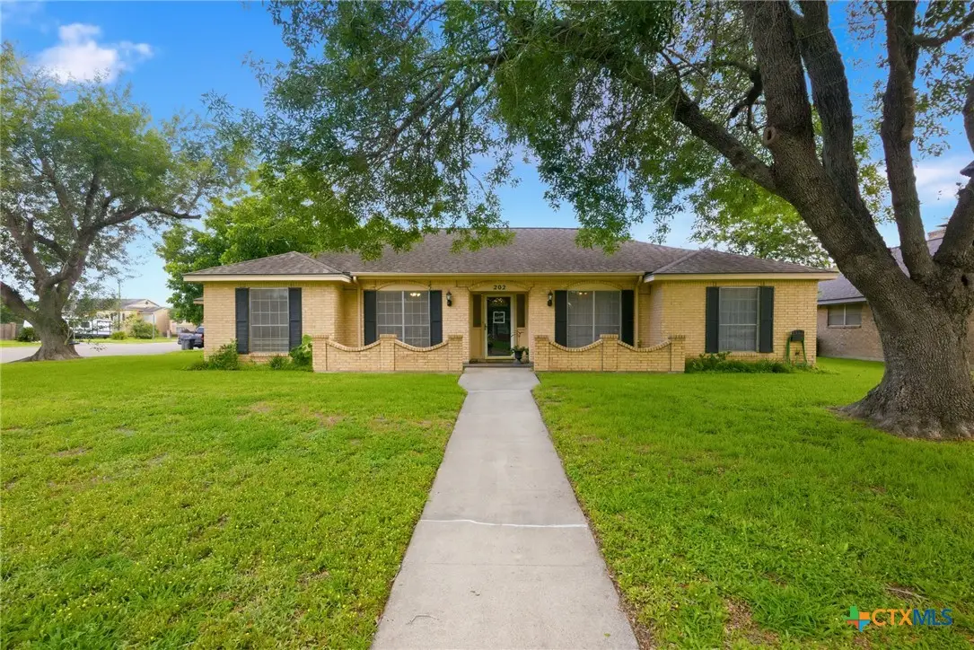 202 Nottingham Drive, Victoria, TX 77904 - #1