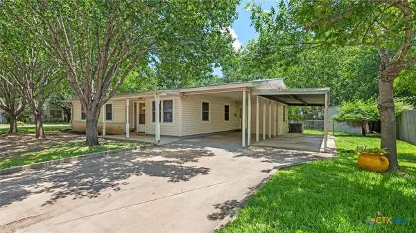725 W Klingemann Street, New Braunfels, TX 78130