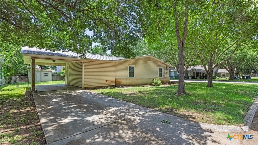 725 W Klingemann Street, New Braunfels, TX 78130 - #3