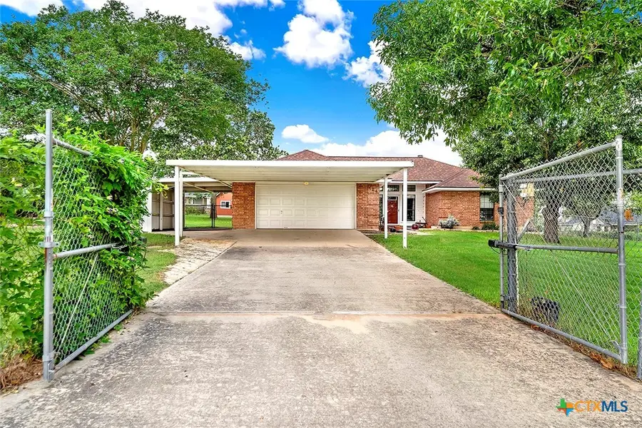 124 Country Gardens Gardens, La Vernia, TX 78121 - #3