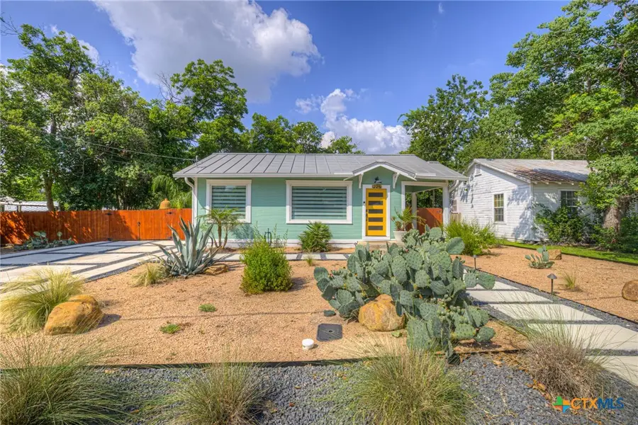 225 S Live Oak Avenue, New Braunfels, TX 78130 - #2