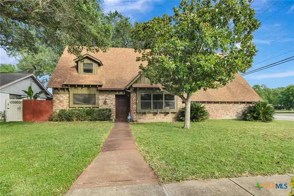 101 N Crescent Drive, Victoria, TX 77901