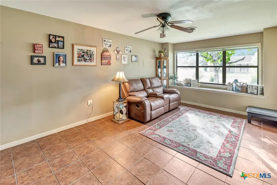 101 N Crescent Drive, Victoria, TX 77901 - #2
