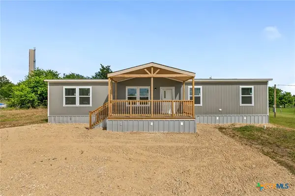 305 S 6th Street, Buckholts, TX 76518