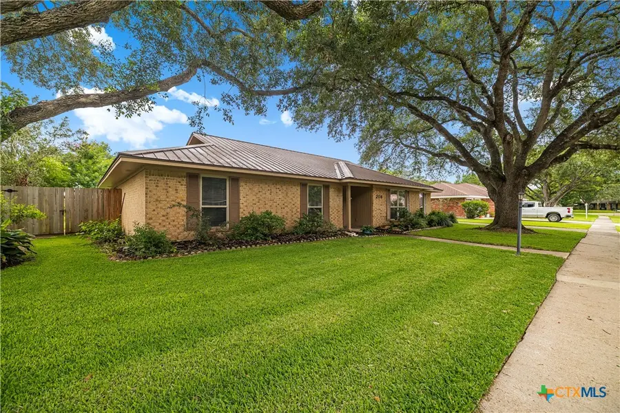 208 Berkshire Lane, Victoria, TX 77904 - #2