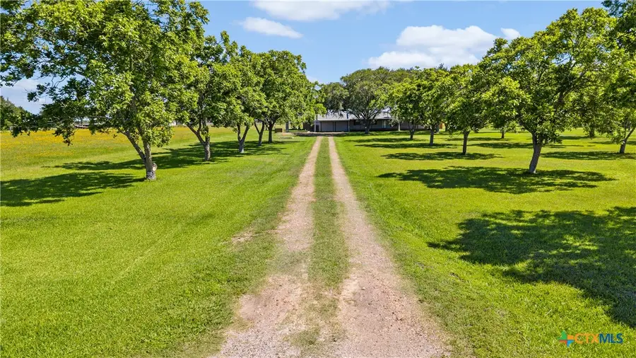 725 County Road 428, Lolita, TX 77971 - #3