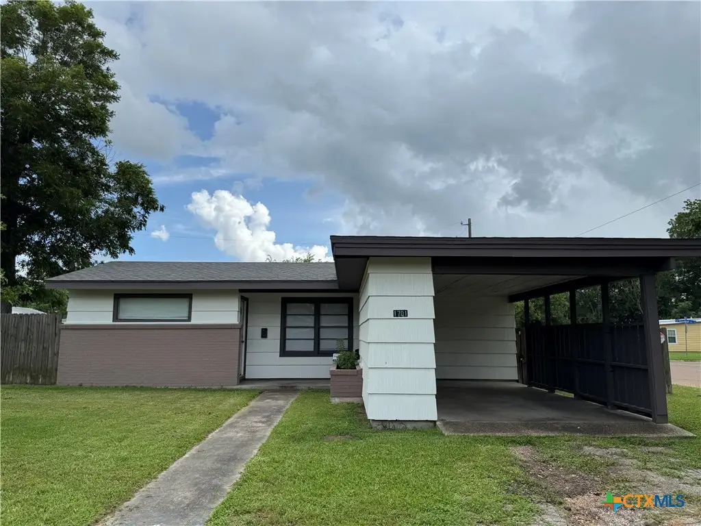1701 E Mimosa Avenue, Victoria, TX 77901 - #1