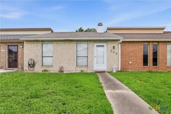 309 Versailles Street, Victoria, TX 77904