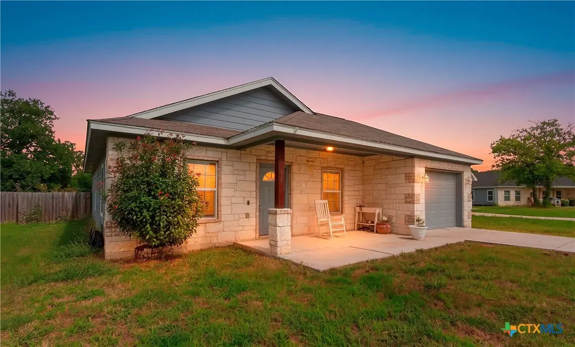 104 Avenue B, Moody, TX 76557 - #1