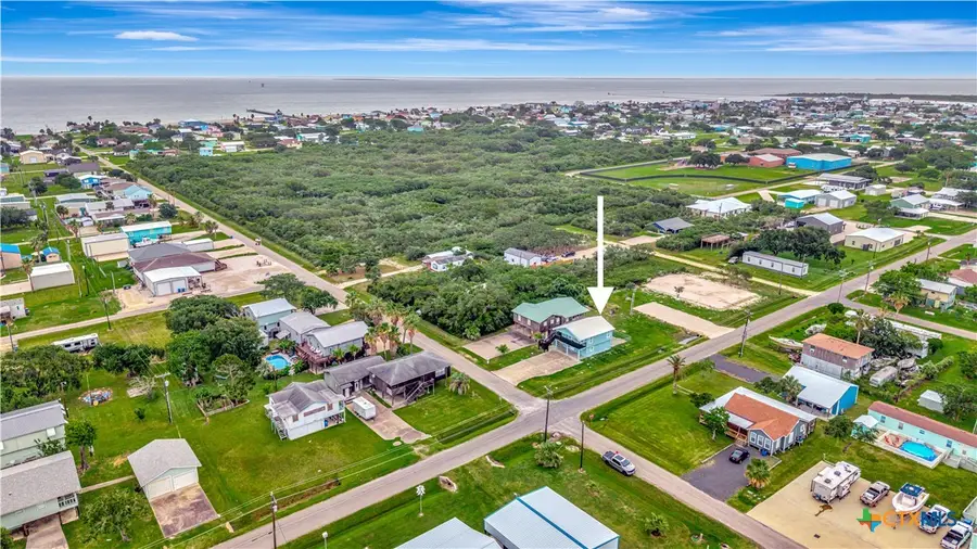 611 W Tyler Avenue, Port Oconnor, TX 77982 - #2