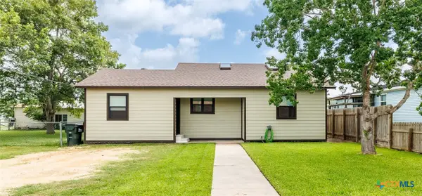 606 E Prairie Street, Cuero, TX 77954