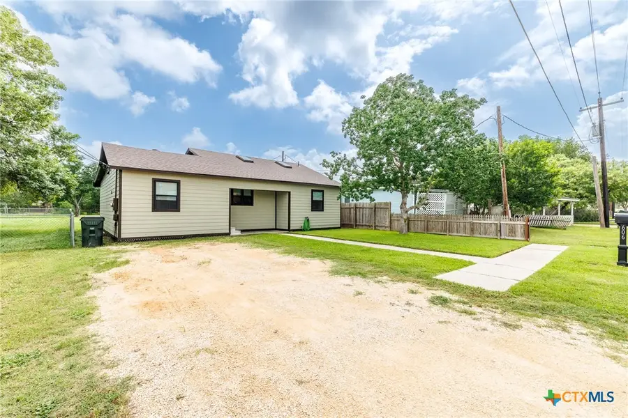 606 E Prairie Street, Cuero, TX 77954 - #3