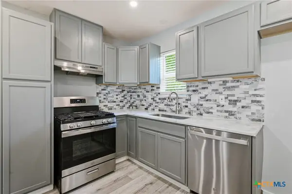 2201 E Colorado Street, Victoria, TX 77901