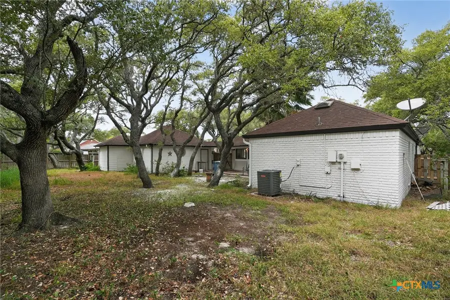 107 Cherry Hills Drive, Rockport, TX 78382 - #2
