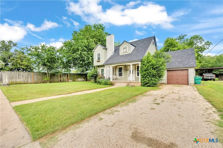 1216 N Penelope Street, Belton, TX 76513 - #2