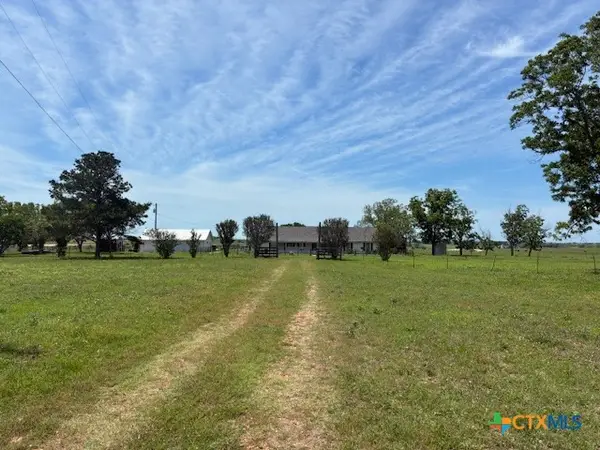 1997 Martinez Road, Yoakum, TX 77995