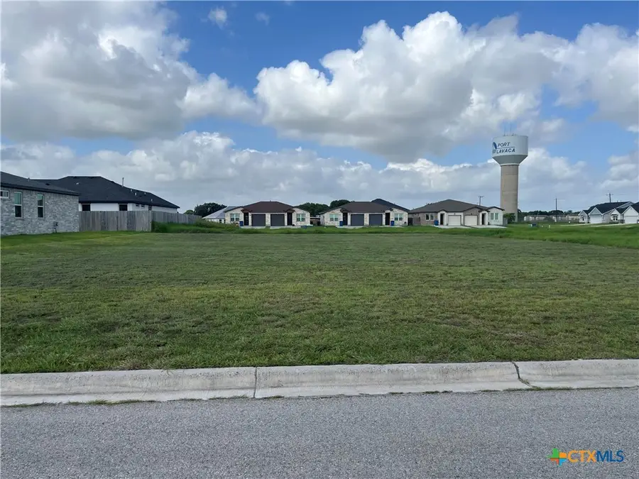 110 Carmine Avenue, Port Lavaca, TX 77979 - #3