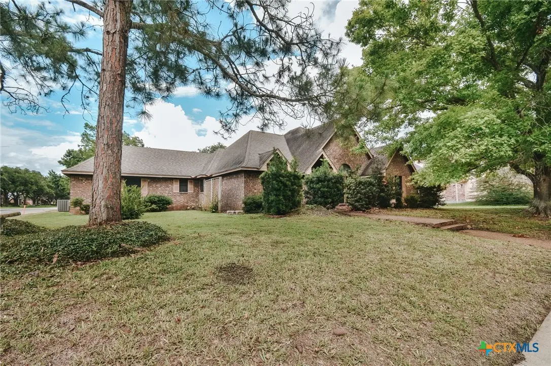 108 Green Way, Victoria, TX 77904 - #1