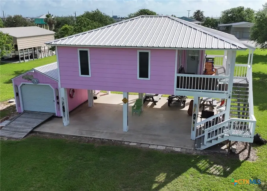 111 Springfield Avenue, Port Lavaca, TX 77979 - #2
