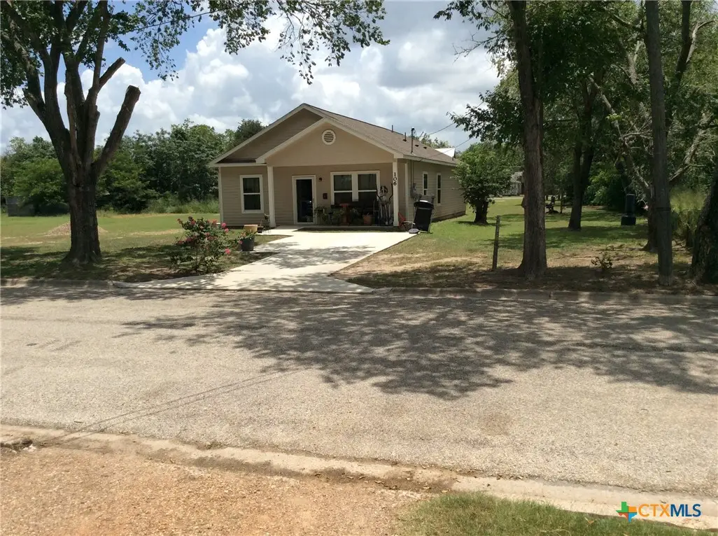 106 Center Street, Cuero, TX 77954 - #1