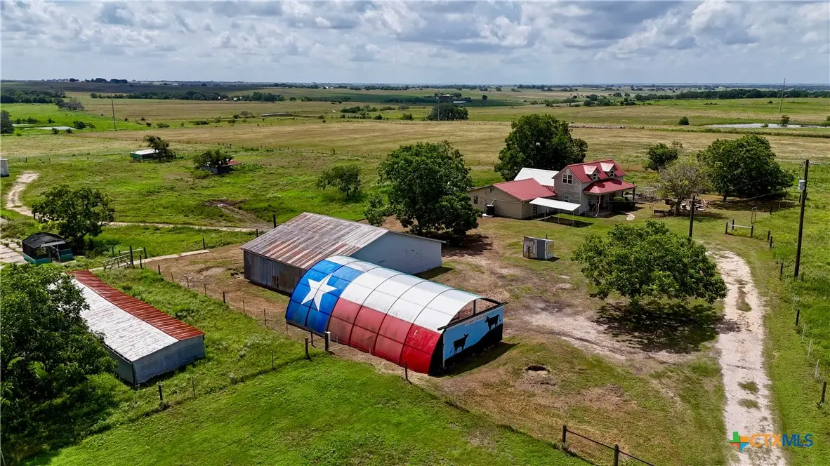 3901 N State Highway 95, Moulton, TX 77975 - #1