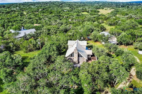 8015 Ozark Drive, San Marcos, TX 78666