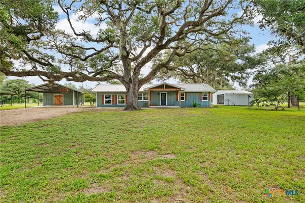 13109 Fm 822, Edna, TX 77957