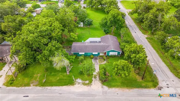 401 Kerr Street, Edna, TX 77957