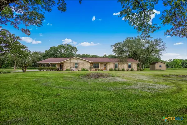 164 Private Road 1211, Edna, TX 77957