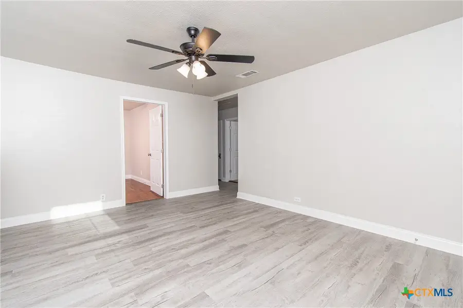 803 N 8th Street, Temple, TX 76501 - #3