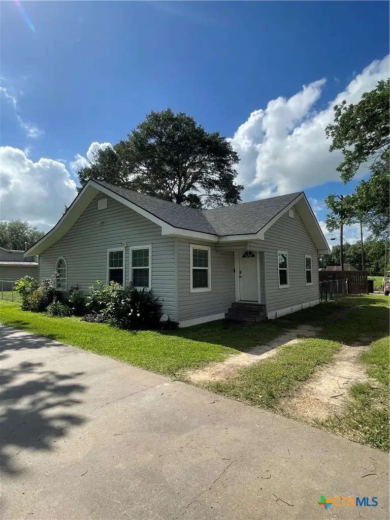 1006 South Street, El Campo, TX 77962 - #3
