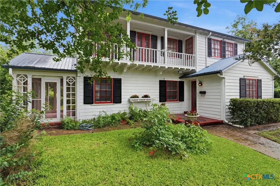 308 S Erkel Avenue, Seguin, TX 78155 - #2
