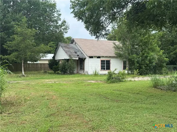 206 Farish Avenue, Rosebud, TX 76570