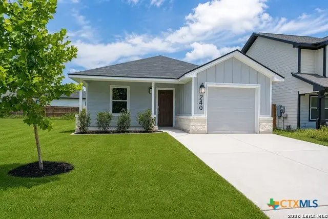 240 W Martindale St, Seguin, TX 78155 - #2