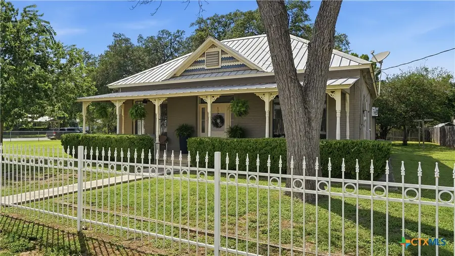 431 E Commerce Street, New Braunfels, TX 78130 - #3