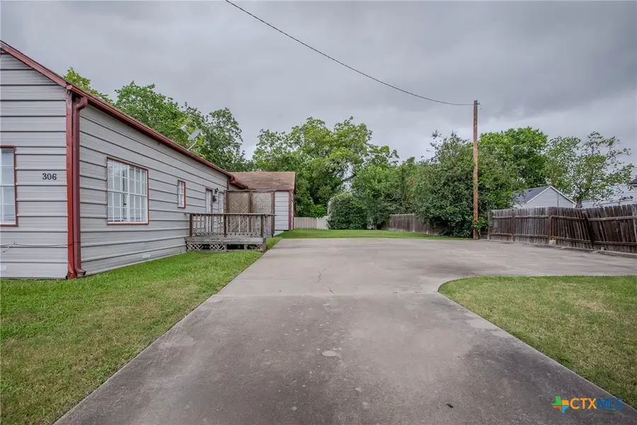 306 E Brazos A & B Street, Victoria, TX 77901 - #2