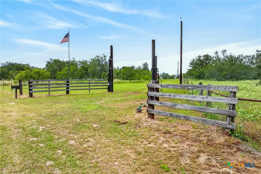 1340 County Road 344, Gonzales, TX 78629 - #3