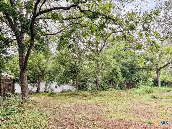 811 Saint John Street, Gonzales, TX 78629
