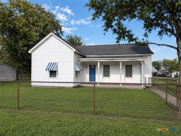 312 Willow Avenue, Luling, TX 78648