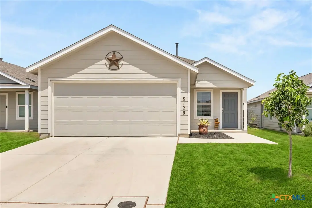9129 Navarro Vista, Seguin, TX 78155 - #1