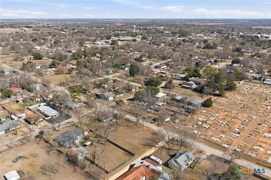 204 S Karnes Street, Cameron, TX 76520 - #3