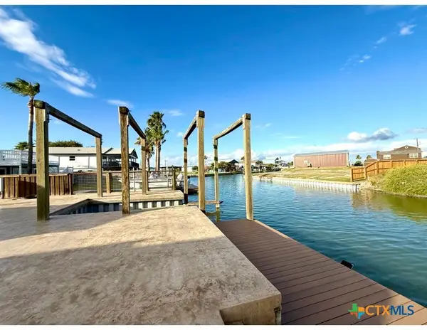 127 Copano Cove Road, Rockport, TX 78382