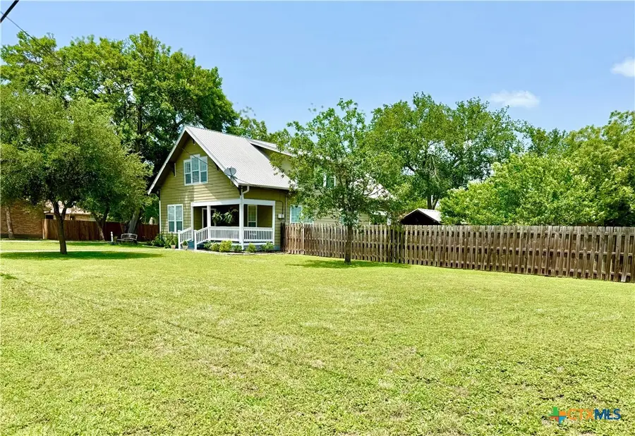 602 N Ridge Street, Hallettsville, TX 77964 - #3