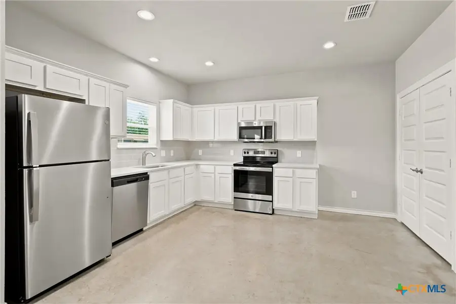 611 E Martindale Street #A & B, Seguin, TX 78155 - #3