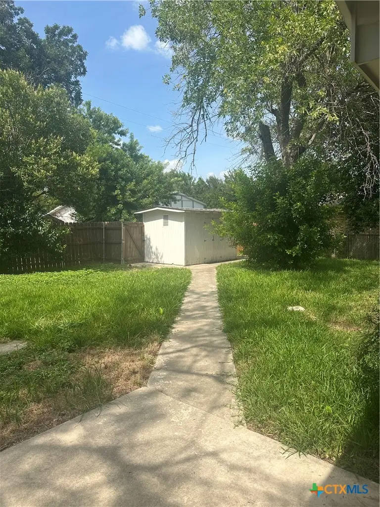 1302 E Canary Ln. Street, Seguin, TX 78155 - #2